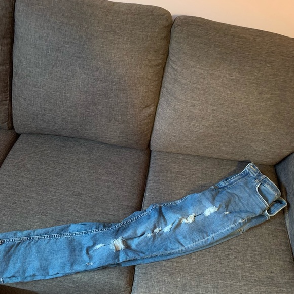 Ripped jeans (manufactured) size 10 - Picture 2 of 3